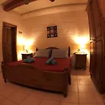 B&B Ad Hoc Il-Pergla