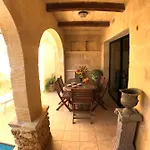 B&B Ad Hoc 4*