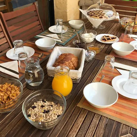 Ad Hoc Bed and breakfast Il-Pergla