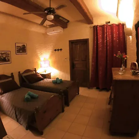 Ad Hoc Bed and breakfast 4*