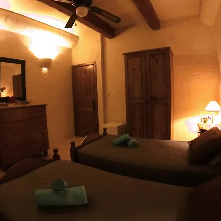 Ad Hoc Bed and breakfast 4*