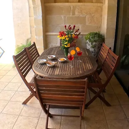 Ad Hoc Bed and breakfast Il-Pergla