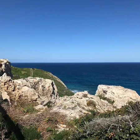 Ad Hoc Bed & Breakfast Il-Pergla