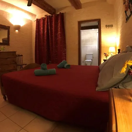 Ad Hoc Bed & Breakfast Il-Pergla