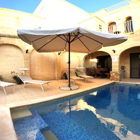 Ad Hoc Bed & Breakfast Il-Pergla