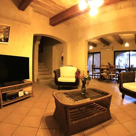 B&B Ad Hoc Il-Pergla