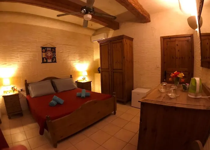 Ad Hoc Bed & Breakfast