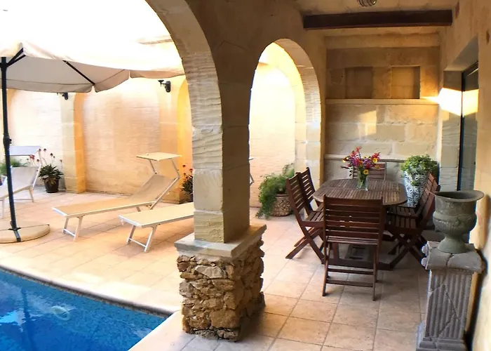 Ad Hoc Bed & Breakfast